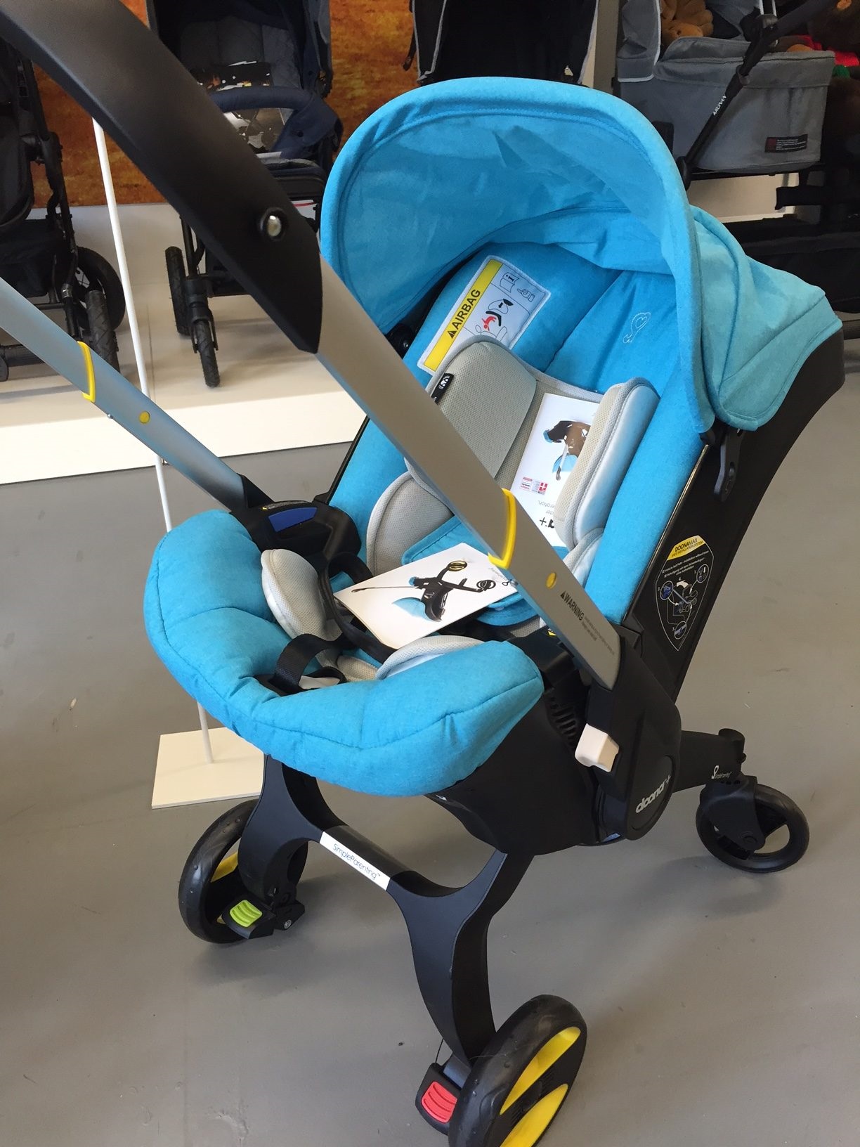 Babyschale und Buggy in einem